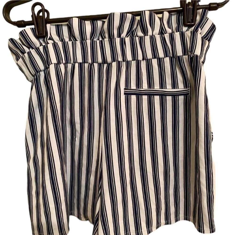 Express Blue & White Nautical Striped Paper Bag Shorts Oversized with Pockets - Picture 4 of 7